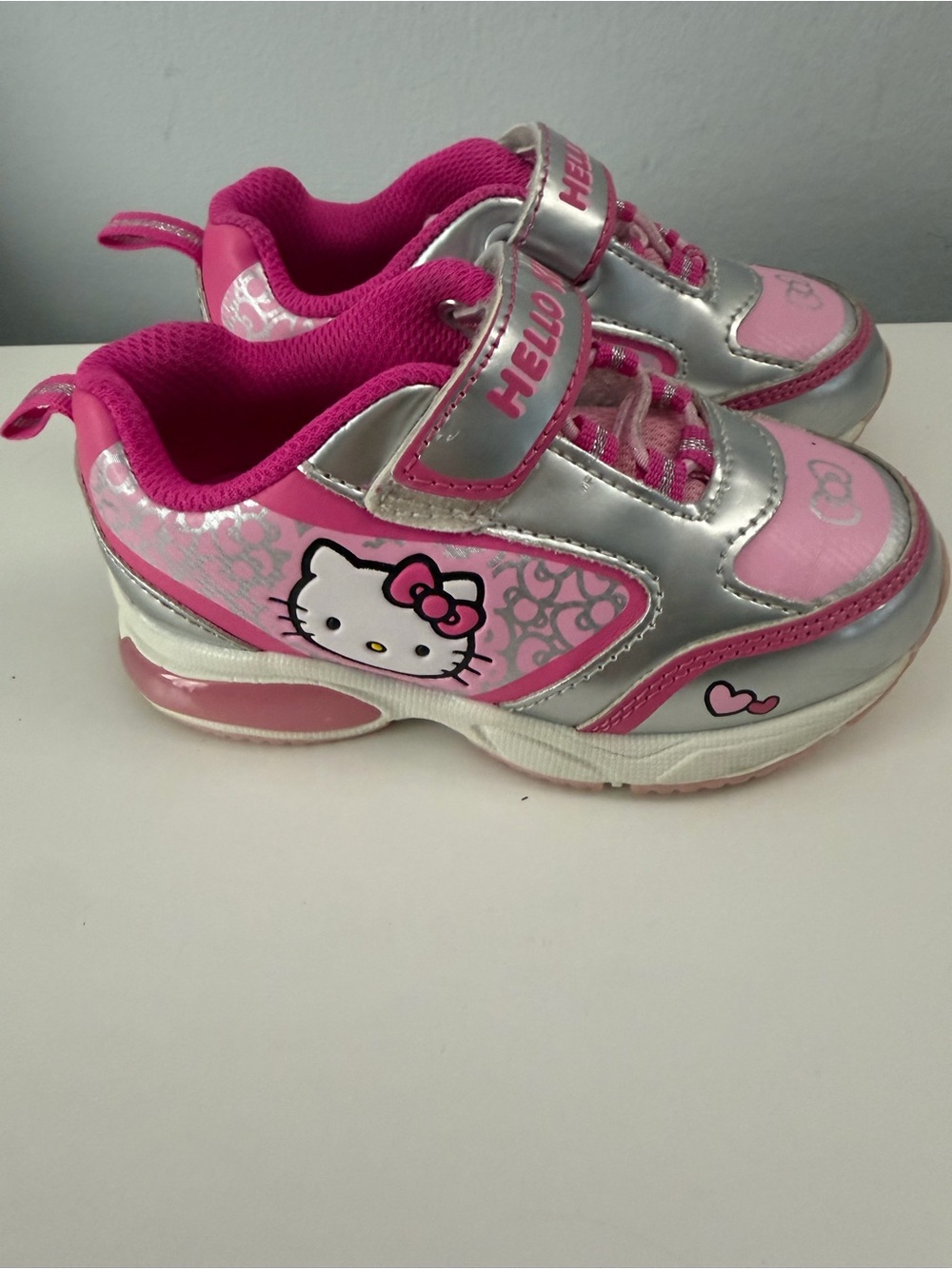 Hello Kitty light-up fashion sneakers size 8c